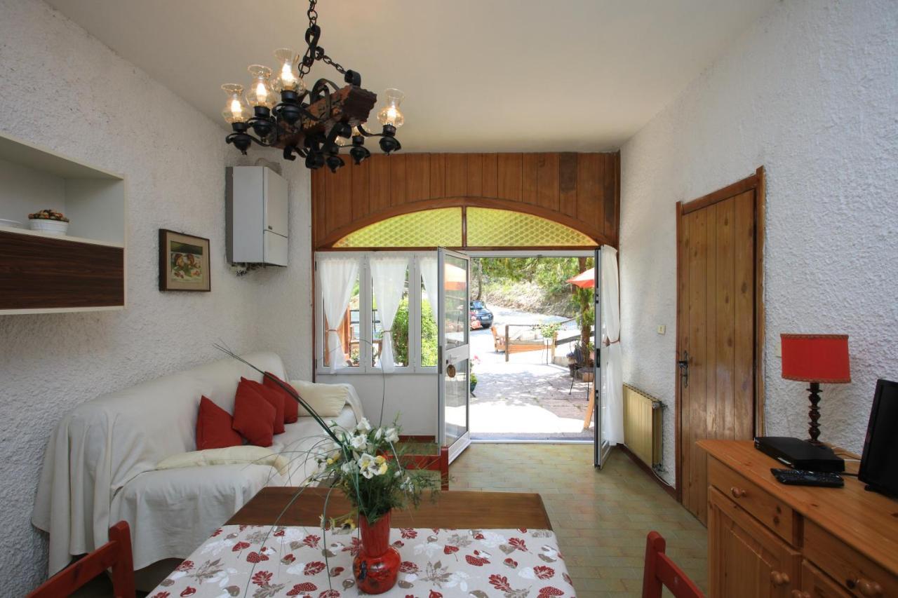Two-Bedroom House,1113876003:JPEG