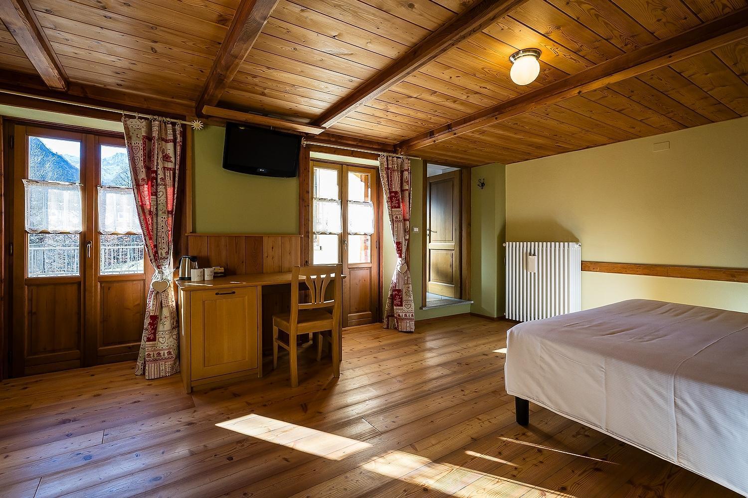 Triple Room with View,1745234842:JPEG