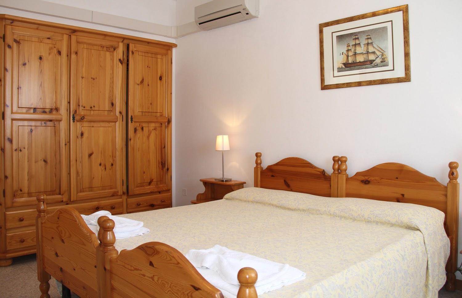 Economy One-Bedroom Apartment,1274757823:JPEG