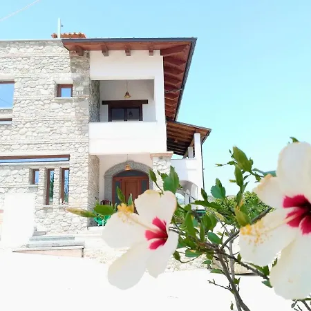 Ludomar Country Residence - Rooms & Apartments-2