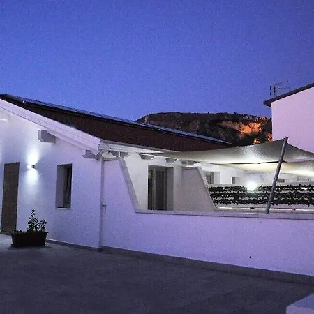 Casa Vacanze La Perla-3